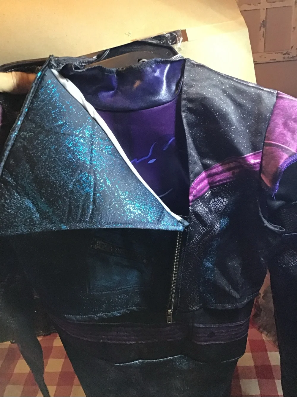 Disney descendants Mal girls costume size large 10-12 -NEw